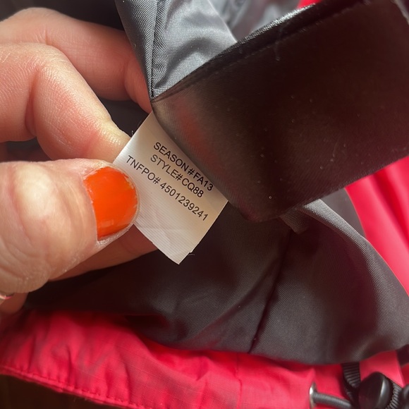 Pinkish Red North Face Hyvent Jacket She’ll - Picture 3 of 6